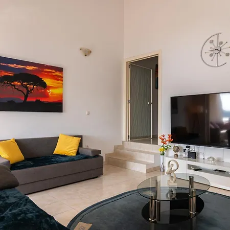 Traur Apartment