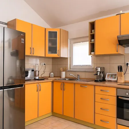 Traur Apartment *