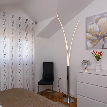 Traur Apartment